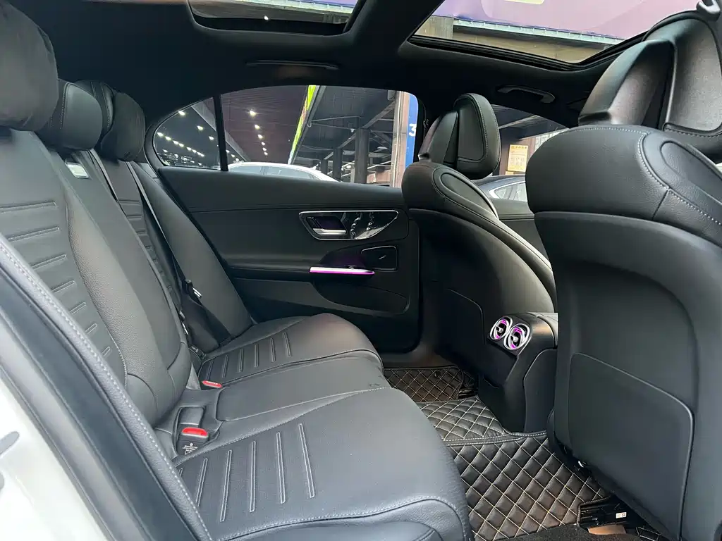 Mercedes-Benz C-Class — миниатюра 14