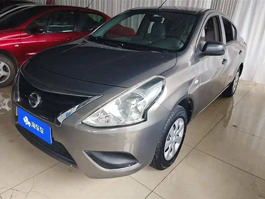 Nissan Sunny 2015