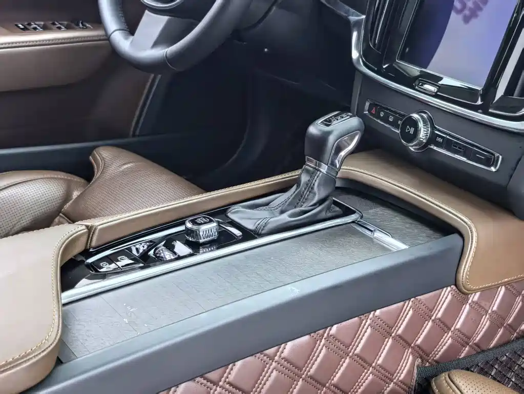 Volvo V90 — миниатюра 5
