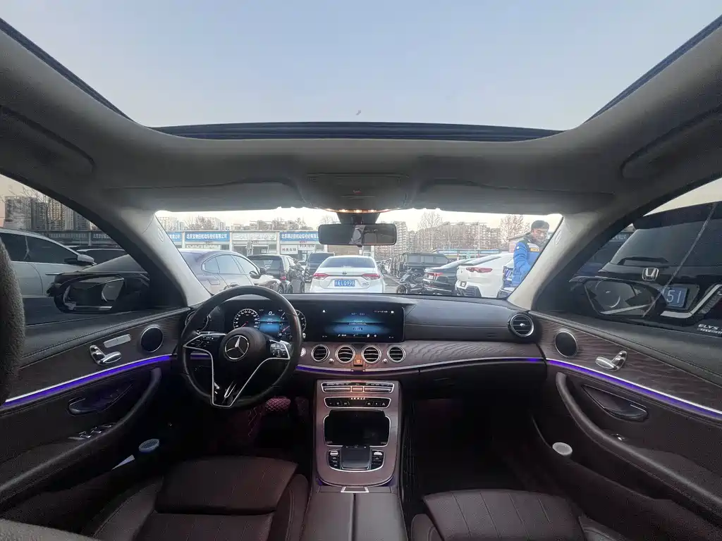 MERCEDES-BENZ E CLASS