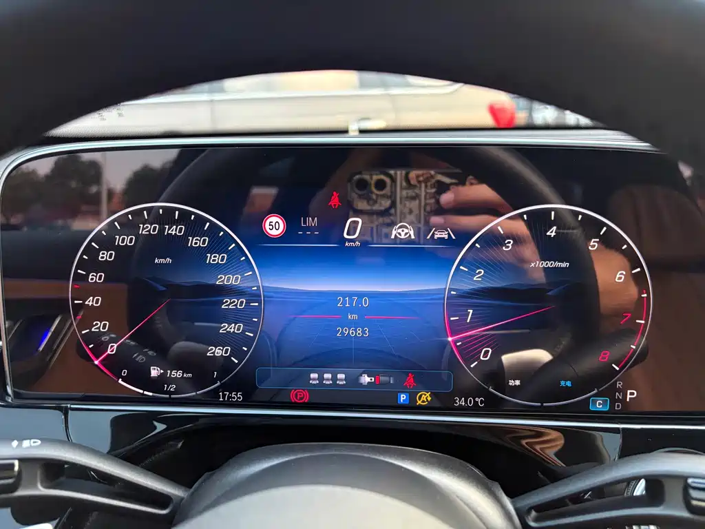 Mercedes-Benz E-Class — миниатюра 13