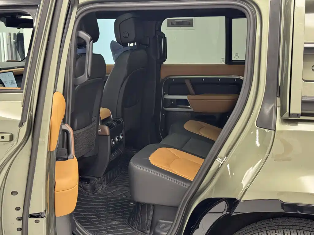 Land Rover Defender — миниатюра 19