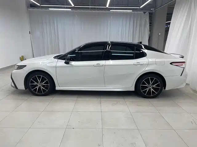 Toyota Camry 2021 2.0S