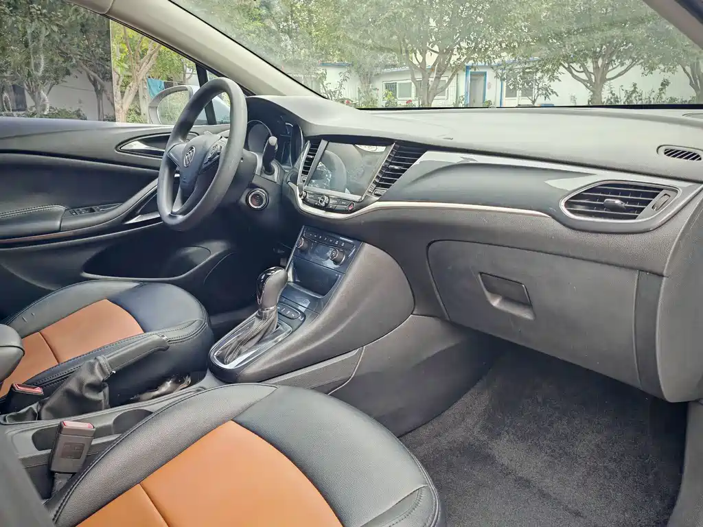 Buick Verano — миниатюра 10
