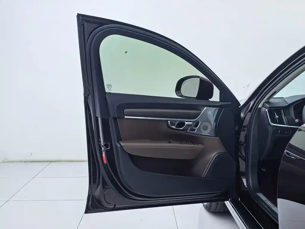 Volvo V90 — миниатюра 26