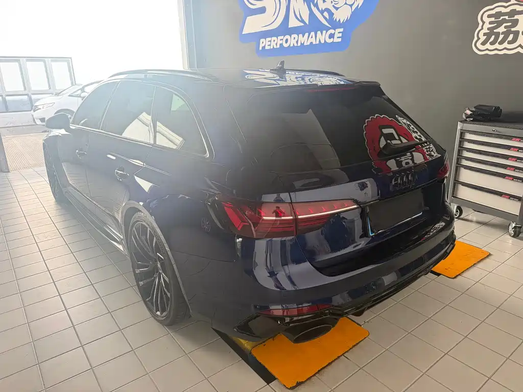 Audi RS 4 — миниатюра 8