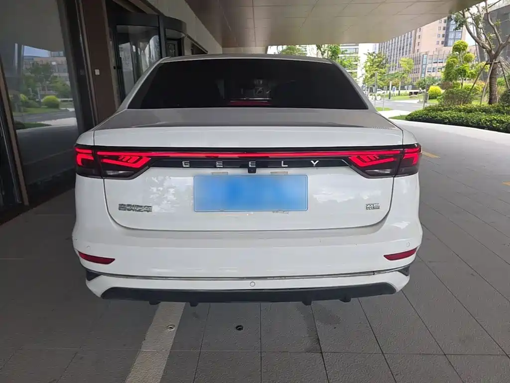 Geely Emgrand — миниатюра 6