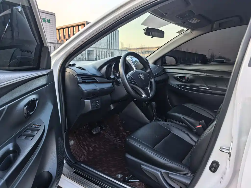 TOYOTA YARIS L ZHIXUAN