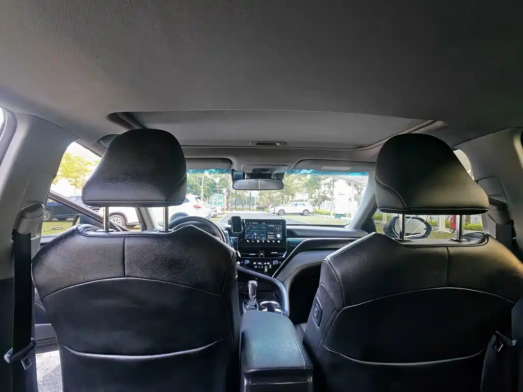 Toyota Camry — миниатюра 10