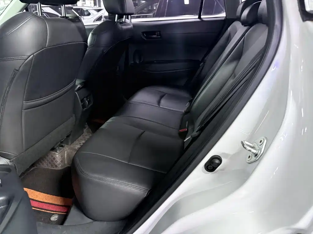 Toyota Corolla Cross — миниатюра 9