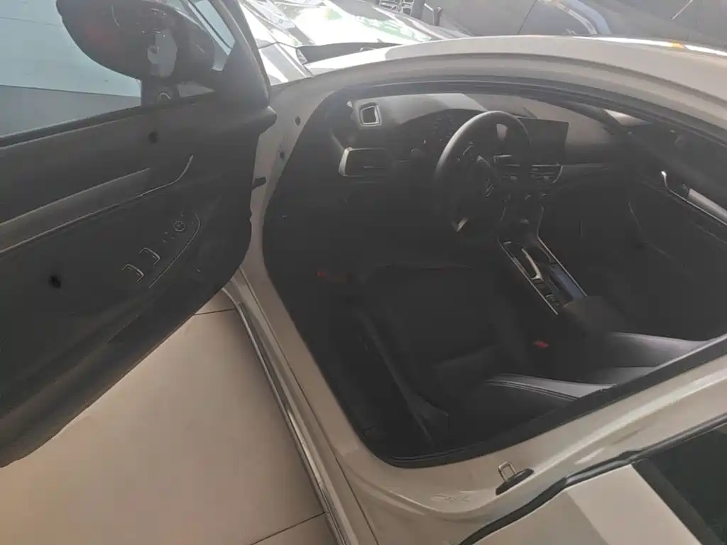 Honda Accord — миниатюра 16