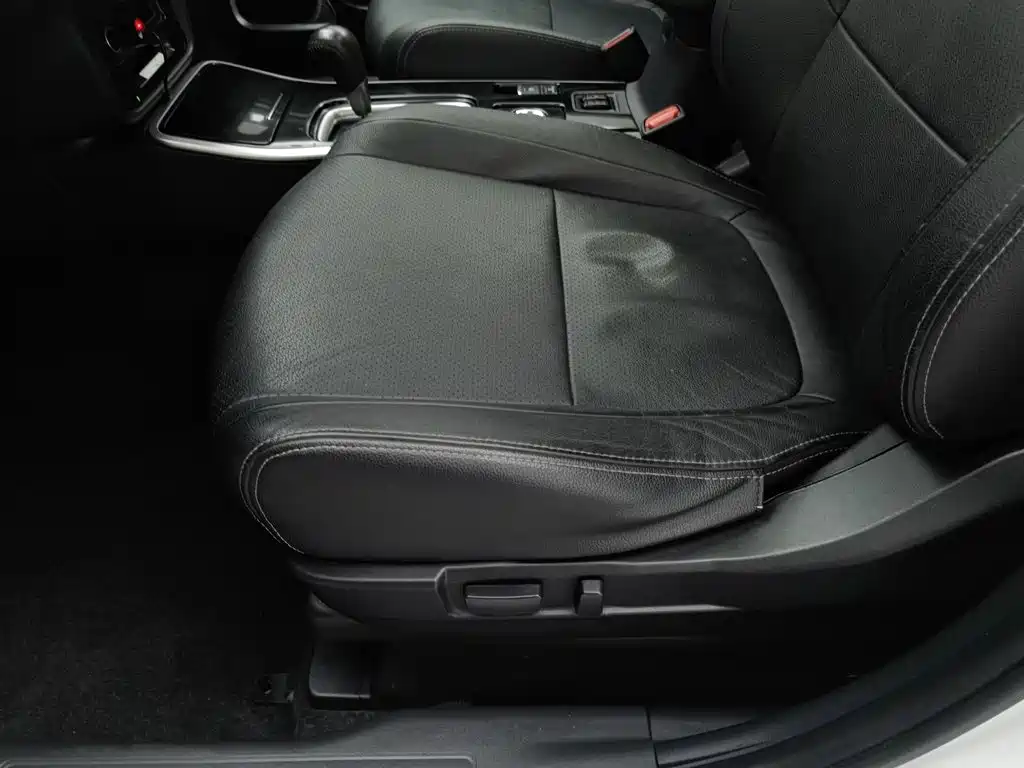 Mitsubishi Outlander — миниатюра 20