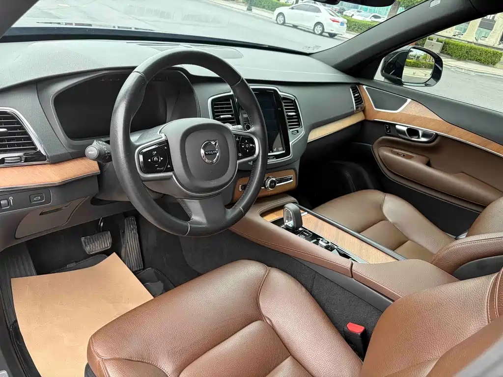 Volvo XC90 — миниатюра 6