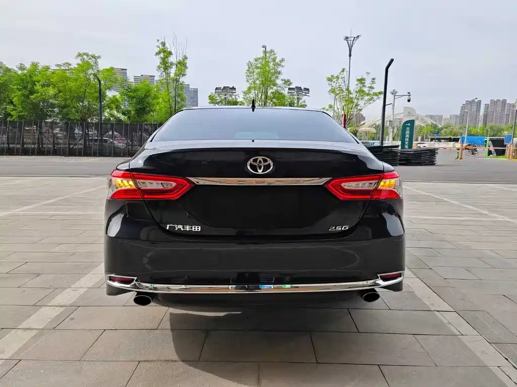 TOYOTA CAMRY