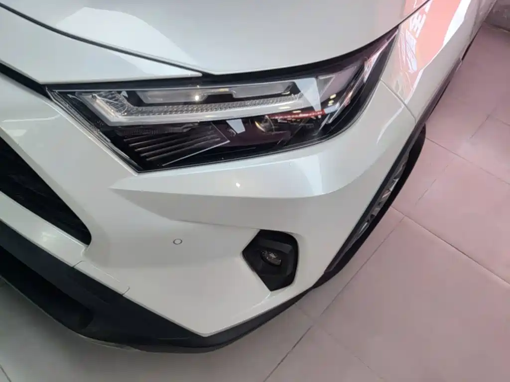 Toyota RAV4 — миниатюра 24