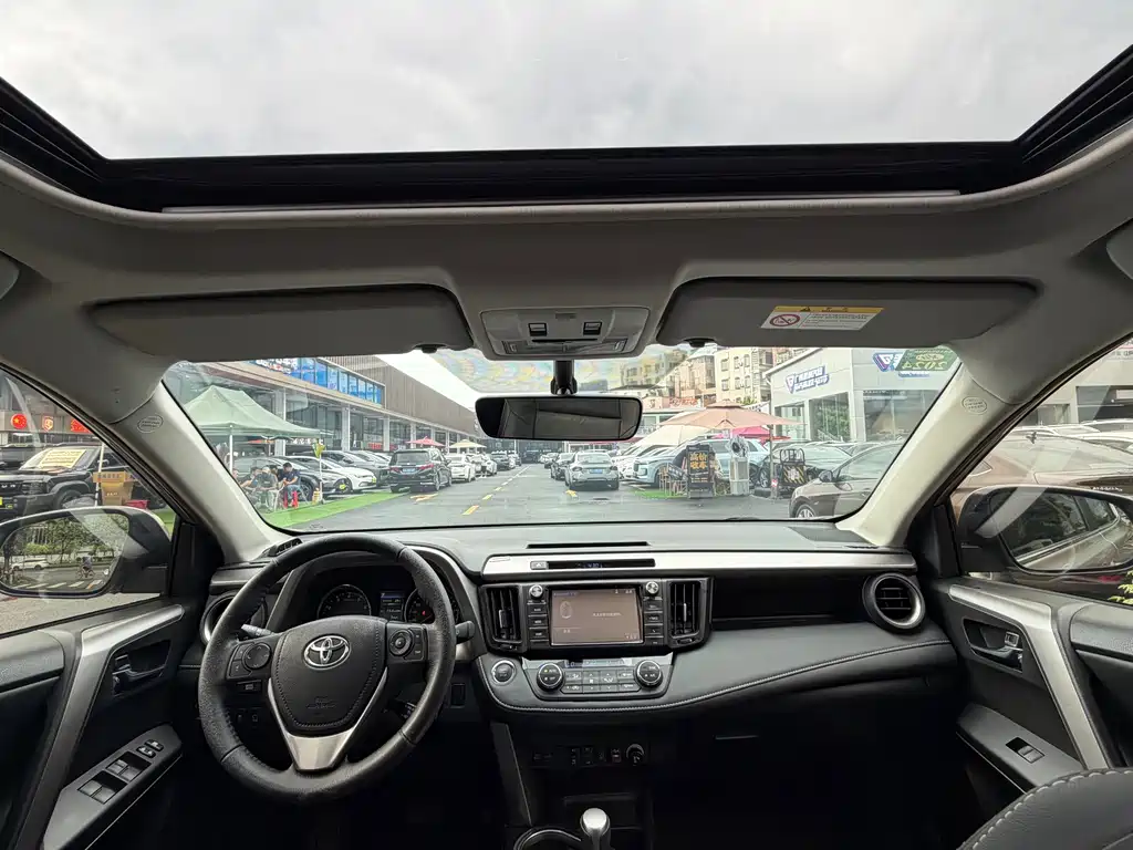 Toyota RAV4 — миниатюра 11