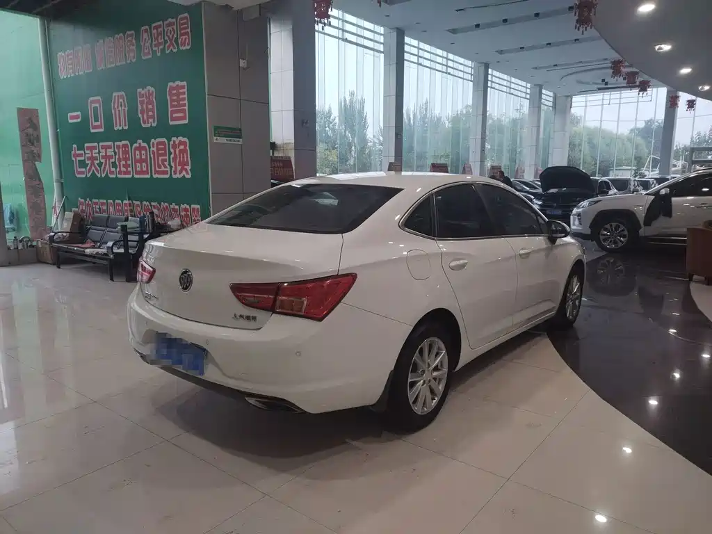 Buick Verano — миниатюра 11