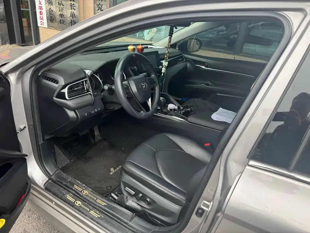Toyota Camry — миниатюра 3