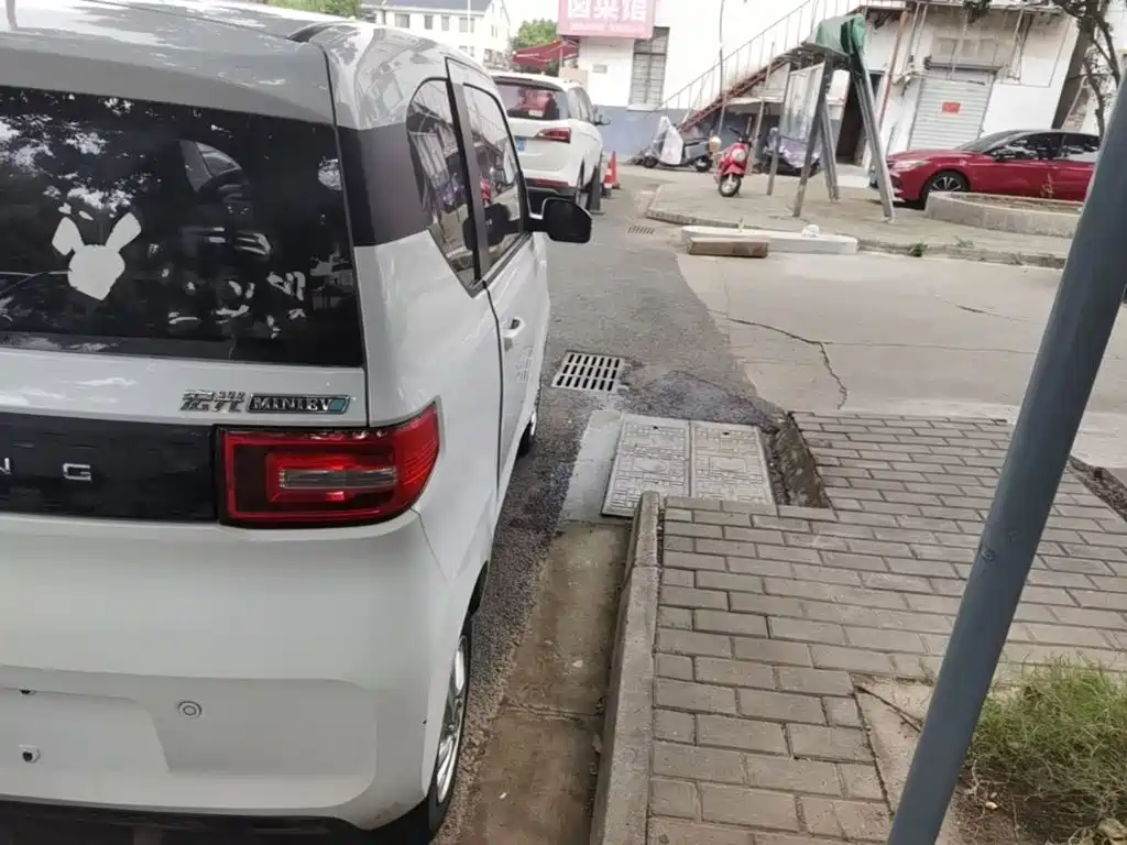 Wuling MINIEV — миниатюра 8