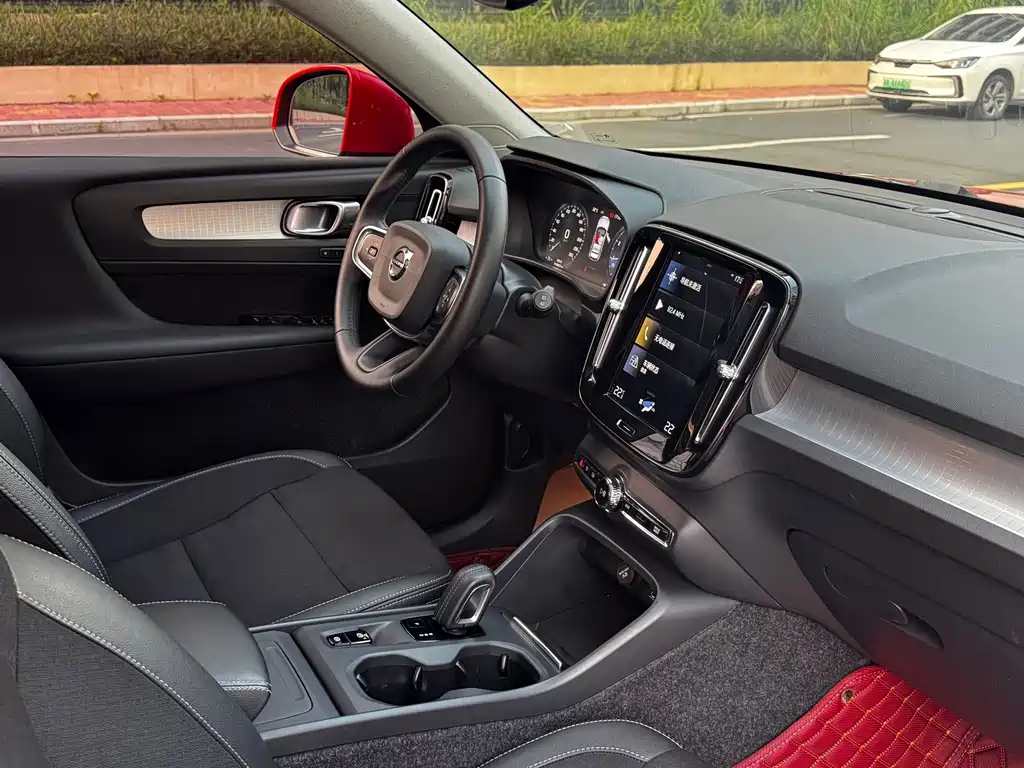 Volvo XC40 — миниатюра 13