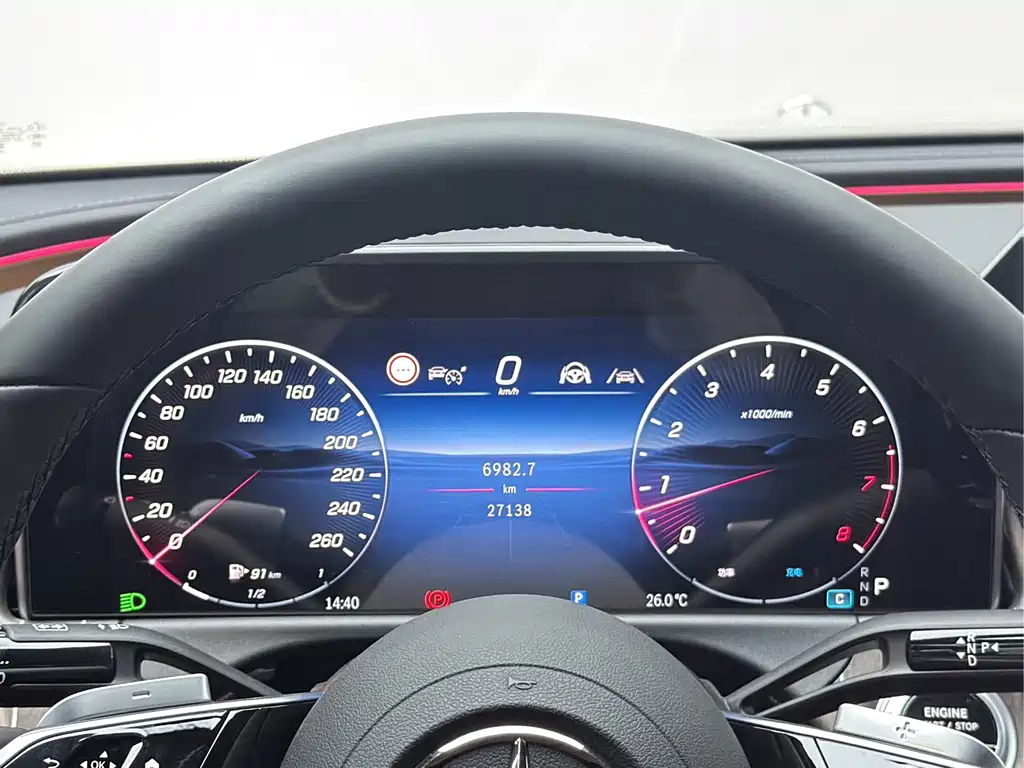 Mercedes-Benz E-Class — миниатюра 6