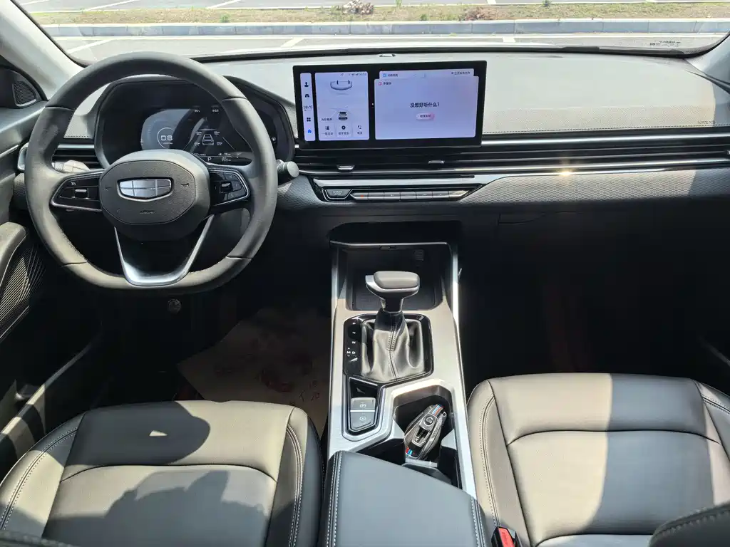 Geely Emgrand 2025 4 1.5L CVT Luxury