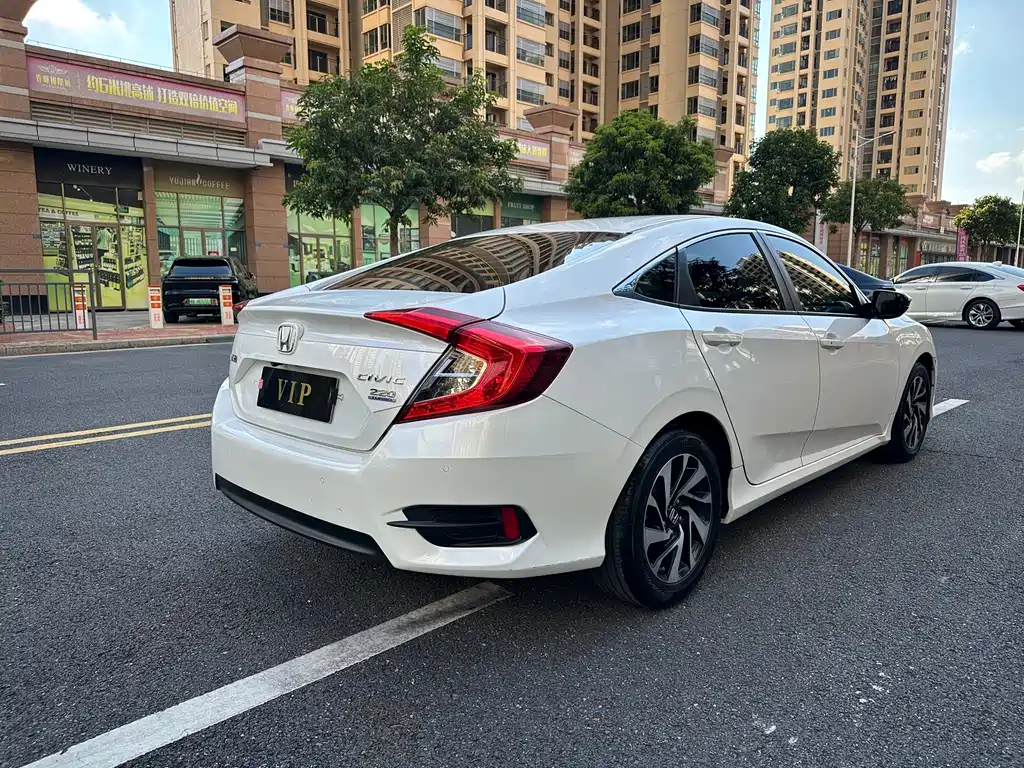 Honda Civic 2016 220TURBO CVT Luxury