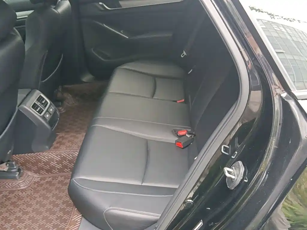 Honda Accord — миниатюра 17