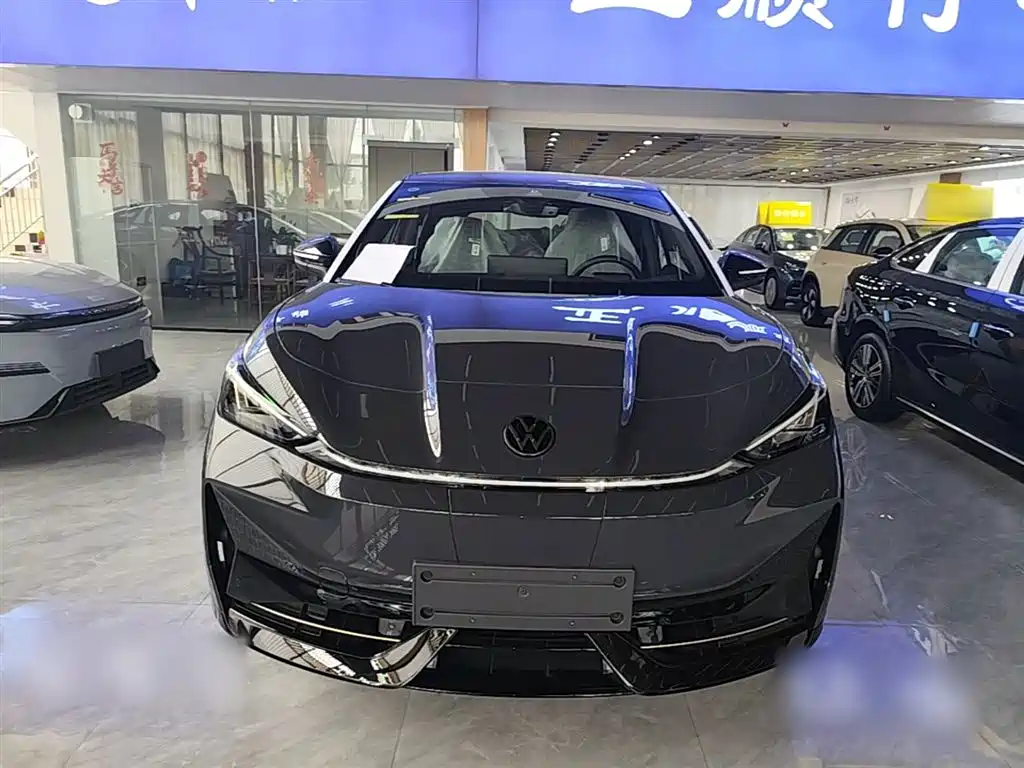Volkswagen 06 2025 Pure