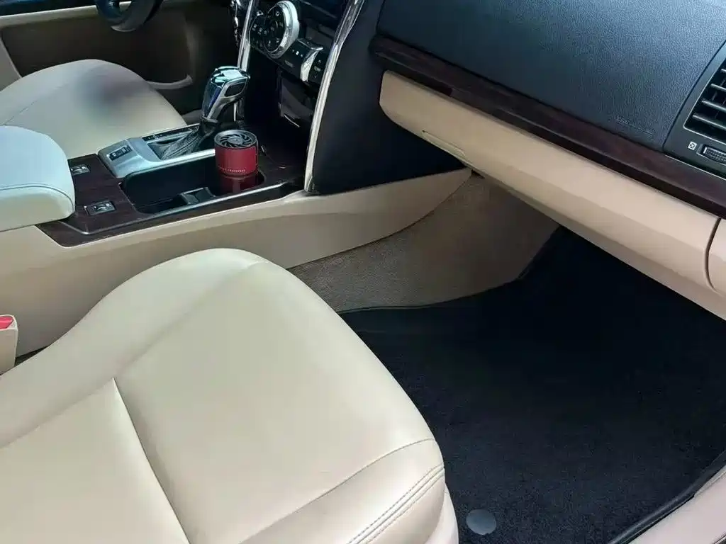 Toyota Reiz — миниатюра 8
