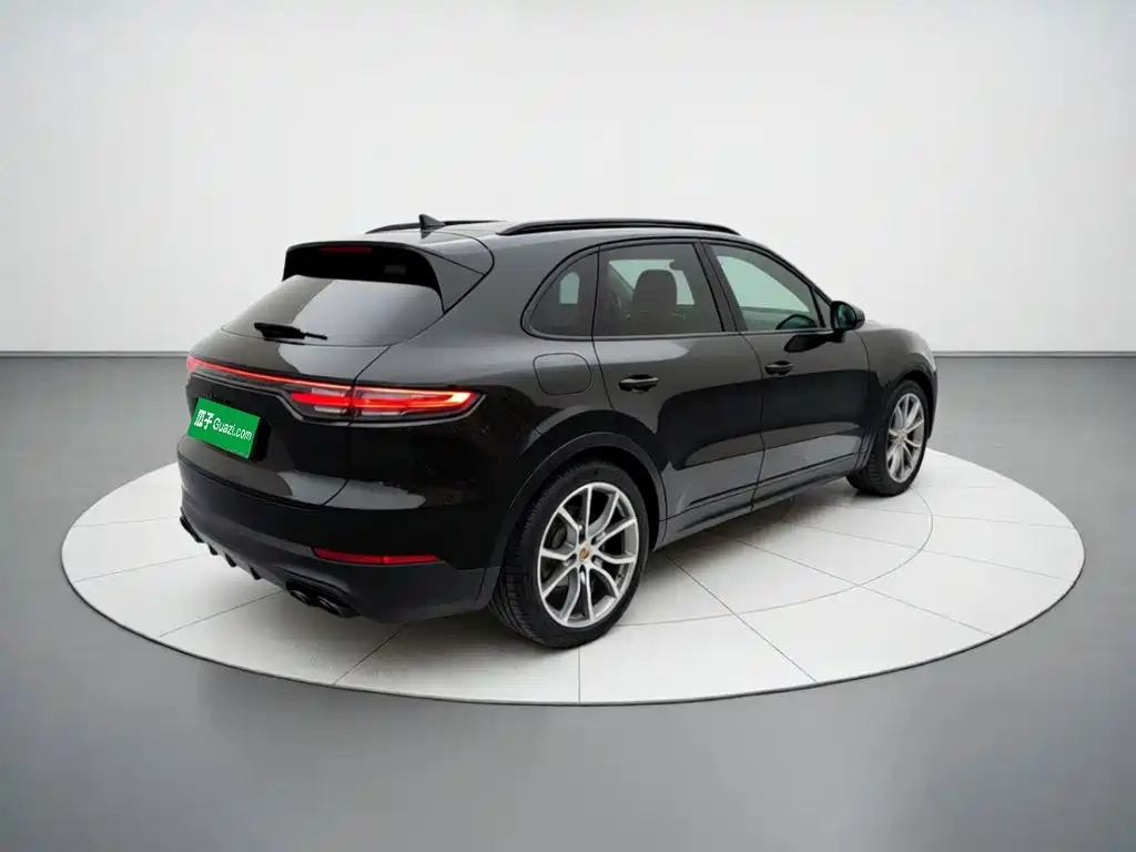 Porsche Cayenne Hybrid — миниатюра 6