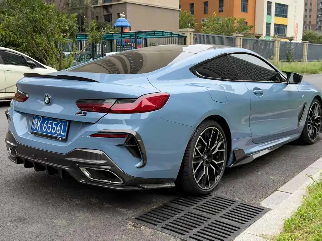 BMW 8 Series — миниатюра 3