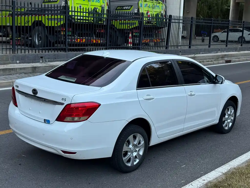 BYD e5 — миниатюра 4