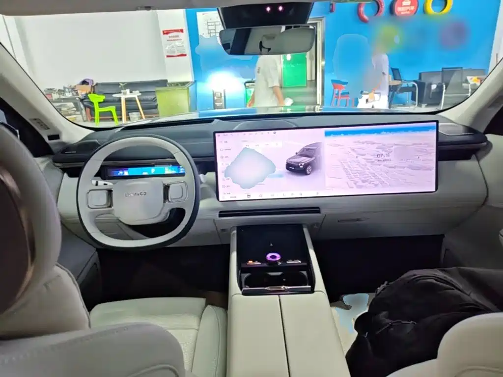 Lynk & Co 900 2025 2.0T Ultra 6 мест