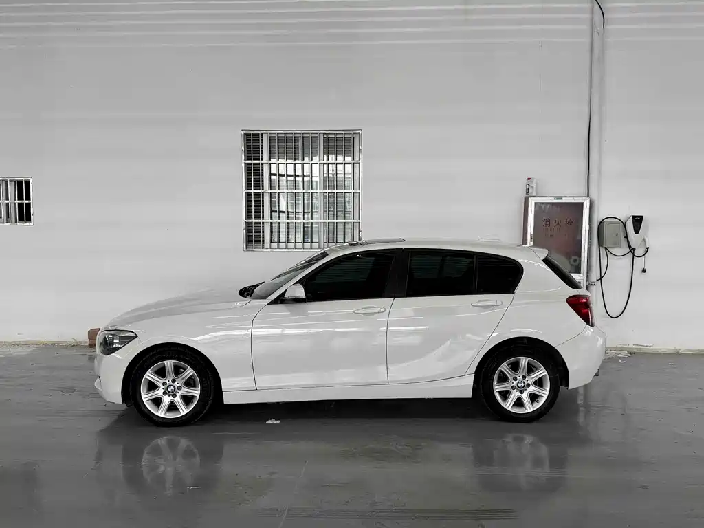 BMW 1 Series (Import) — миниатюра 2