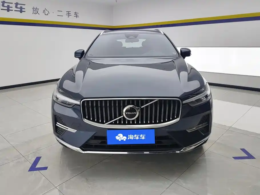 Volvo XC60 2024 B5 Luxury