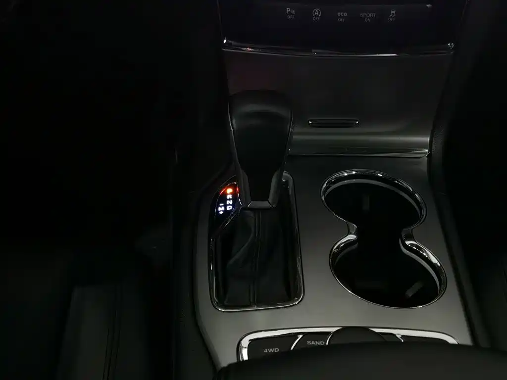 Jeep Grand Cherokee (Import) — миниатюра 13