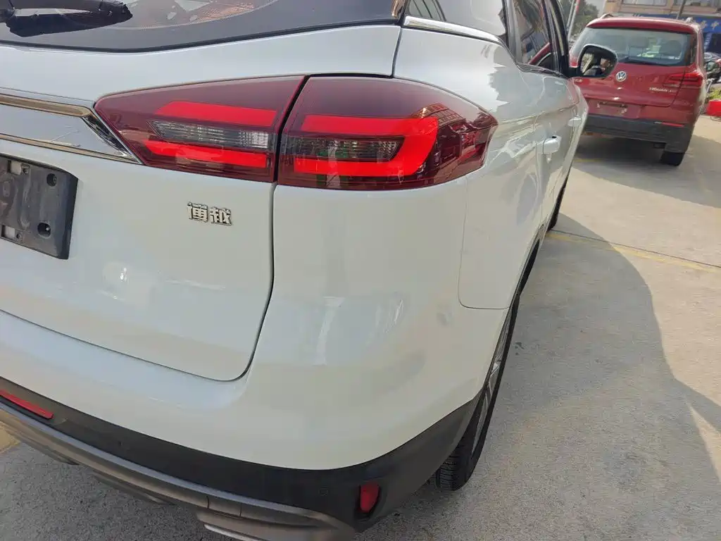 Geely Boyue — миниатюра 24