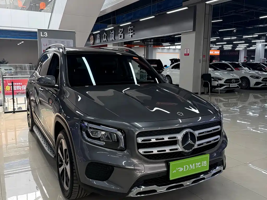 Mercedes-Benz GLB 2023