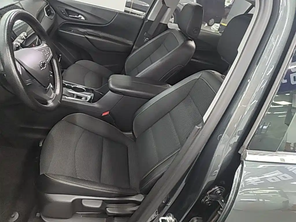 Chevrolet Equinox — миниатюра 15
