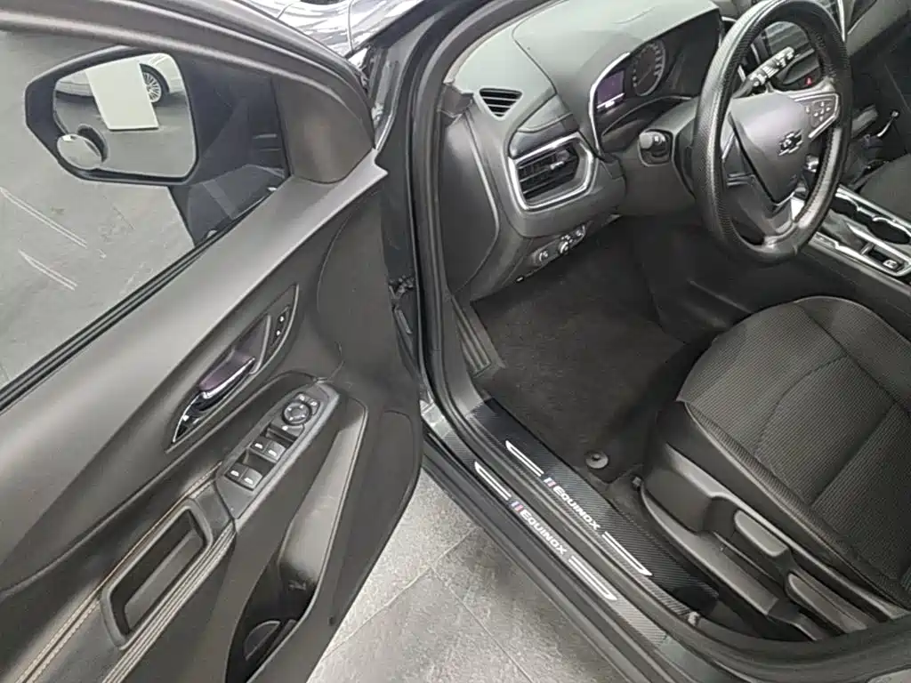 Chevrolet Equinox — миниатюра 16