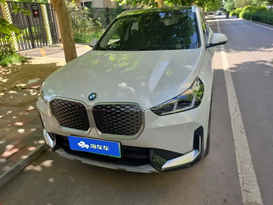 BMW iX1 2023 eDrive25L X
