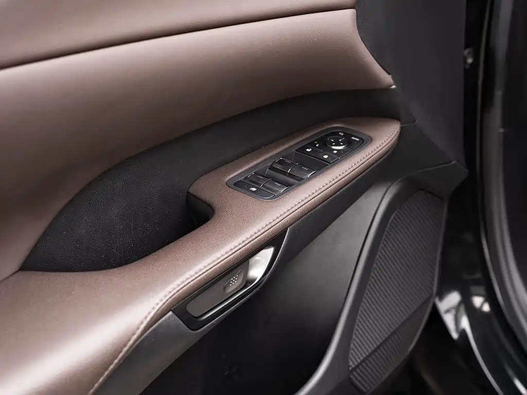 Lexus RX — миниатюра 17