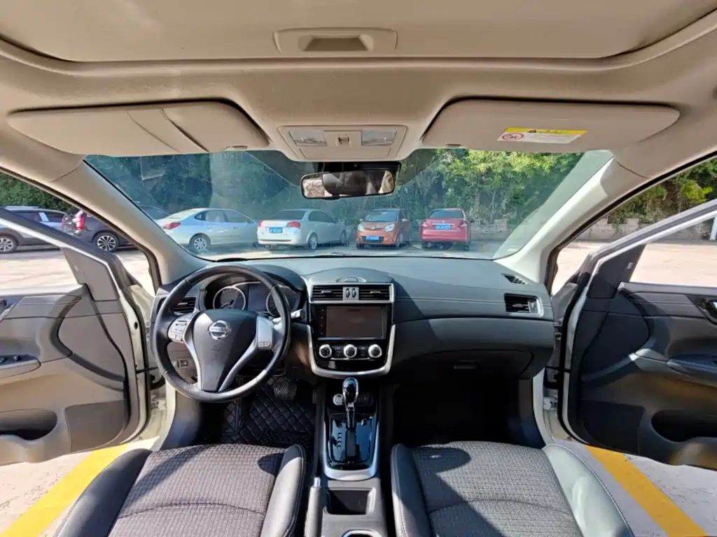 Nissan Tiida — миниатюра 14