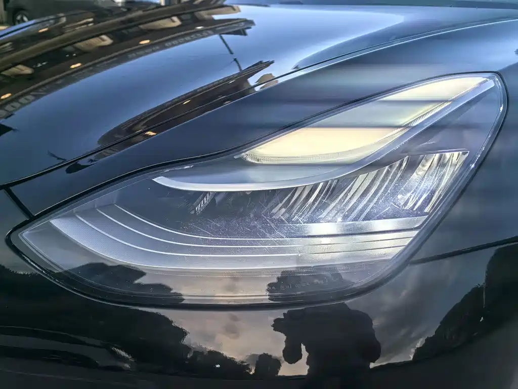 Tesla Model 3 — миниатюра 27