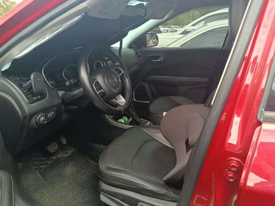Jeep Compass — миниатюра 11
