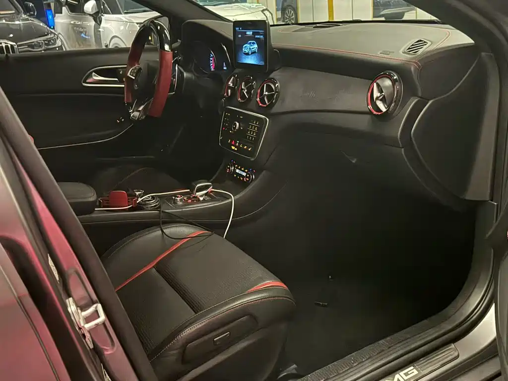 Mercedes-Benz GLA AMG — миниатюра 7