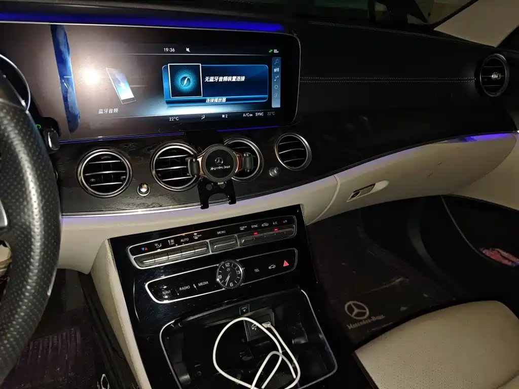 Mercedes-Benz E-Class — миниатюра 14