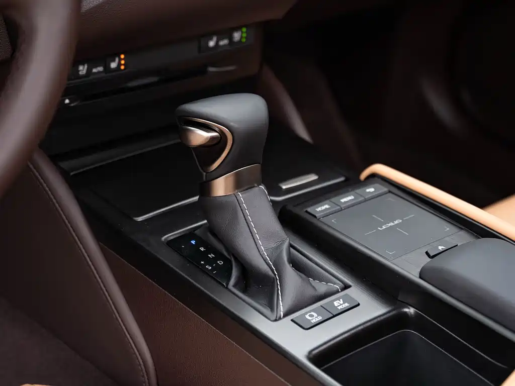Lexus ES — миниатюра 14
