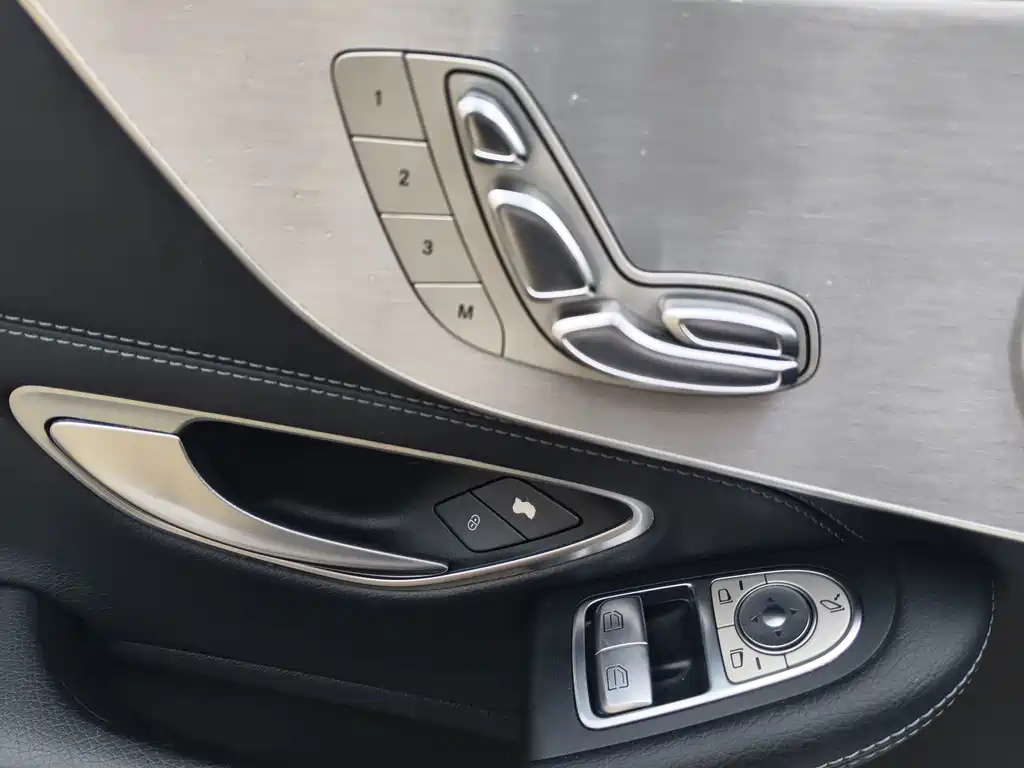 Mercedes-Benz C-Class (Import) — миниатюра 16